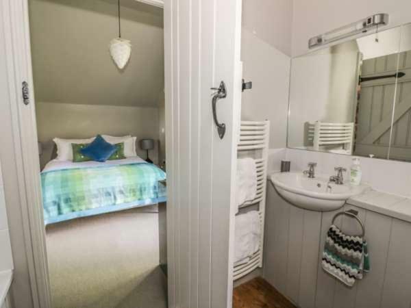 Carp'S Rise Cottage Somerford Keynes Zewnętrze zdjęcie